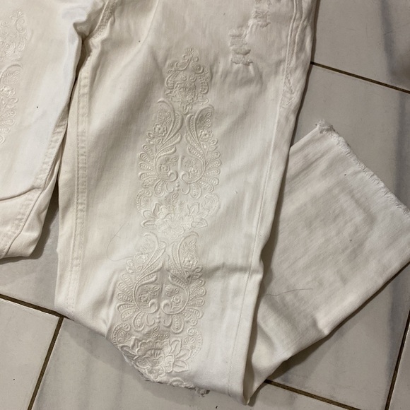 Jeans - Picture 2 of 4